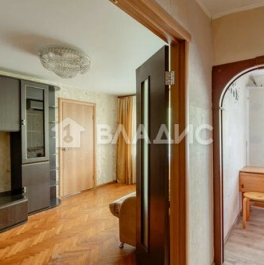 Продажа 2-комн квартиры на вторичном рынке Лобня г, Калинина ул,  д. 8