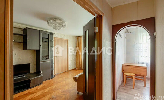 Продажа 2-комн квартиры на вторичном рынке Лобня г, Калинина ул,  д. 8