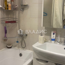 Продажа 3-комн квартиры на вторичном рынке Весенняя улица,  д. 4