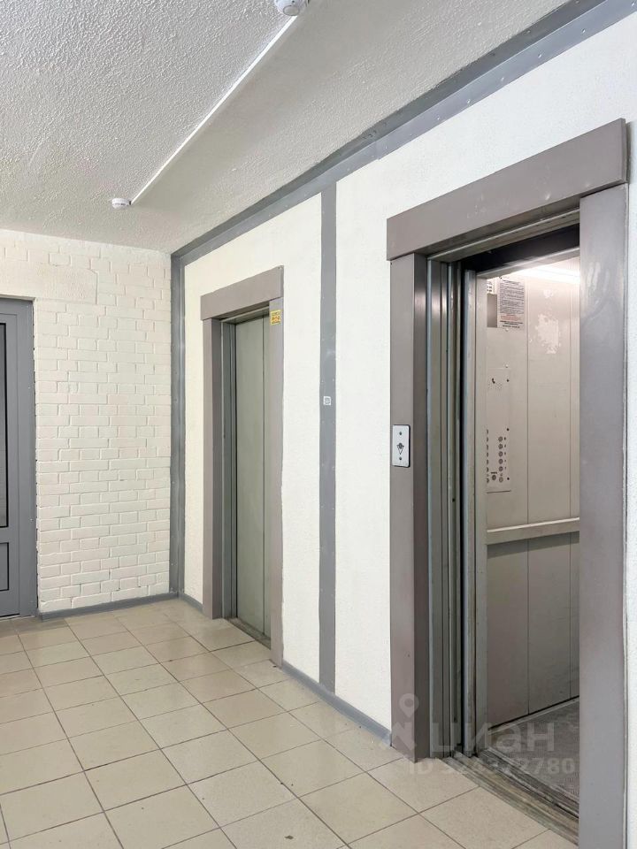 Продажа 3-комн квартиры на вторичном рынке улица Савушкина, 133к1