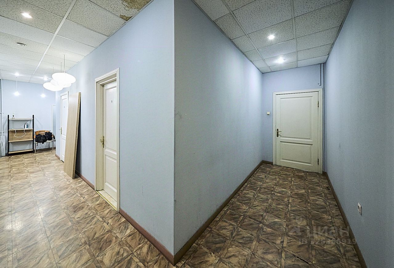 Продажа 4-комн квартиры на вторичном рынке Невский проспект, 74-76