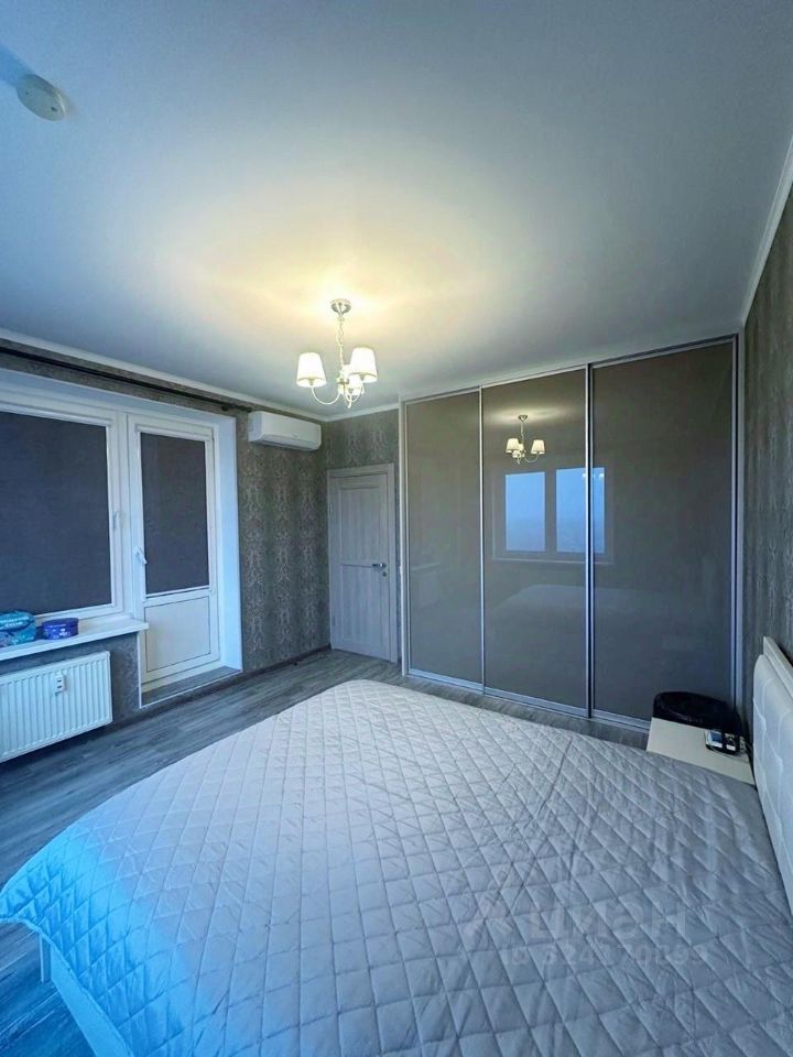 Аренда 1-комн квартиры на вторичном рынке Мурино, площадь Привокзальная, 3к4