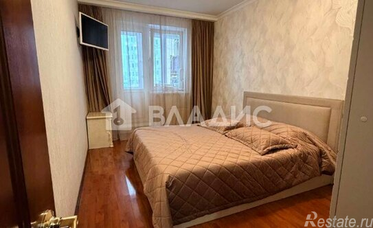 Продажа 3-комн квартиры на вторичном рынке Изюмская улица,  д. 28