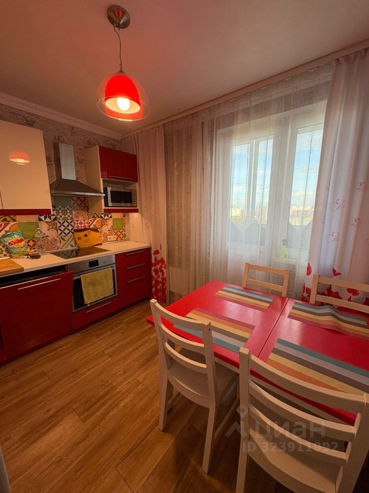 Аренда 3-комн квартиры на вторичном рынке Красная Горка мкр, Люберцы, проспект Победы, 16к3