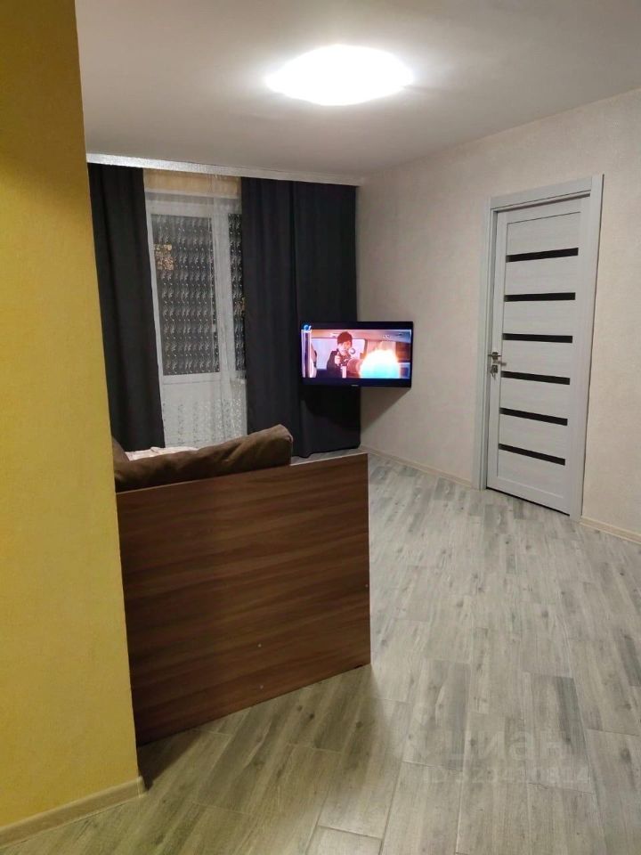 Продажа 3-комн квартиры на вторичном рынке Оренбургская улица, 22