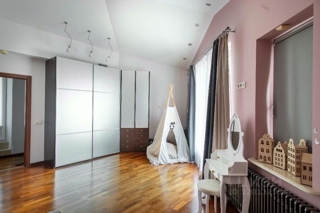 Продажа 5-комн квартиры на вторичном рынке 1-я Утиная улица, 32