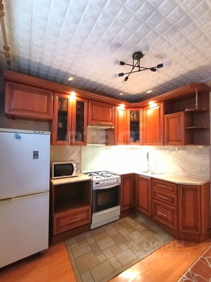 Продажа 3-комн квартиры на вторичном рынке пос. Романовка, 23