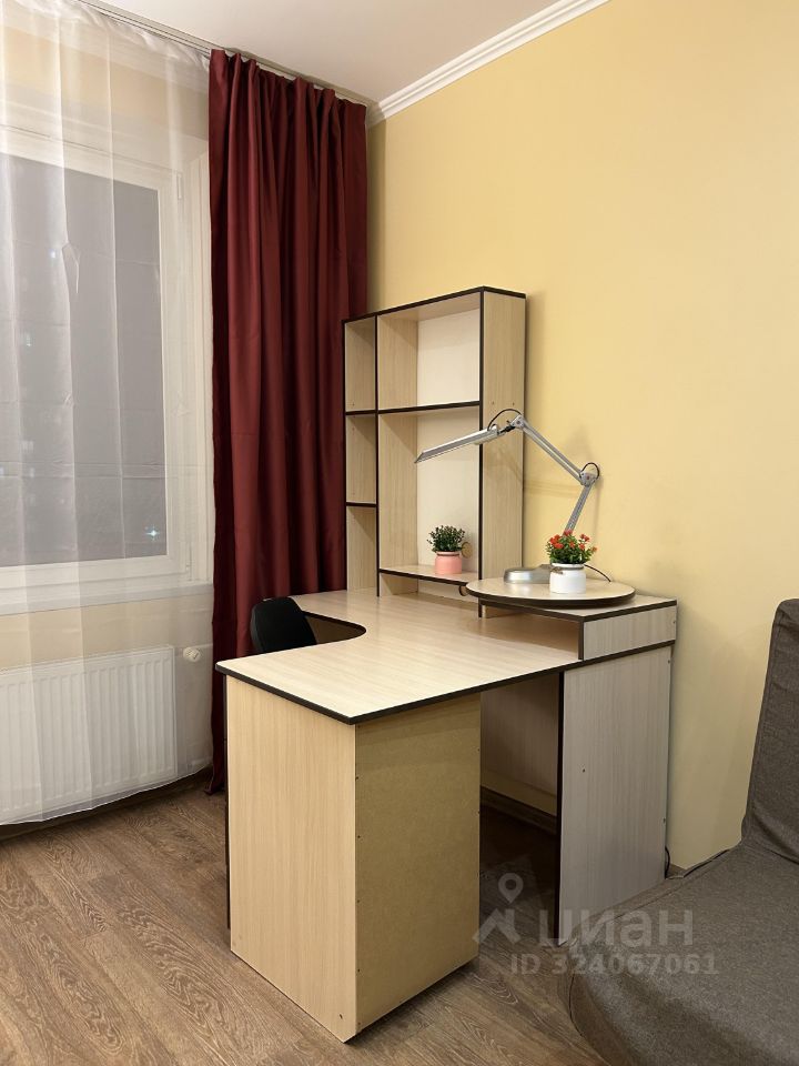 Аренда 1-комн квартиры на вторичном рынке Мурино, площадь Привокзальная, 3к3