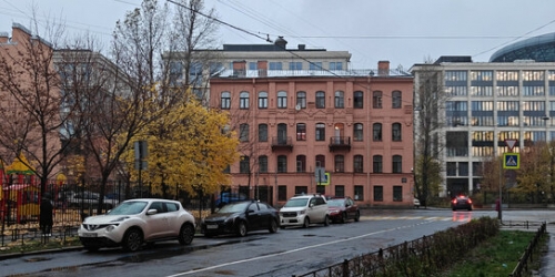 3-комн квартира улица Моисеенко,  д. 16