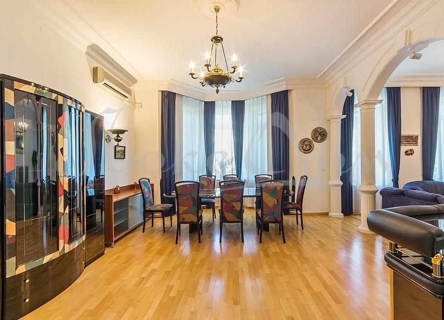 Продажа 4-комн квартиры на вторичном рынке Знаменка ул., 13 стр. 1