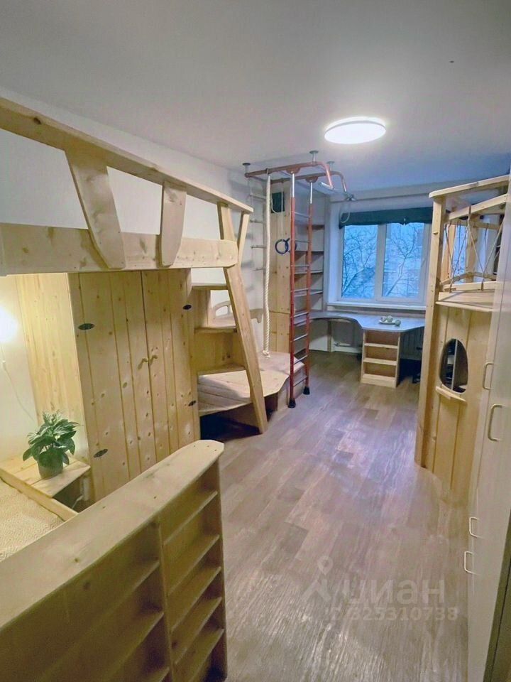Продажа 3-комн квартиры на вторичном рынке Шлиссельбургский пр-кт,  д. 5К2