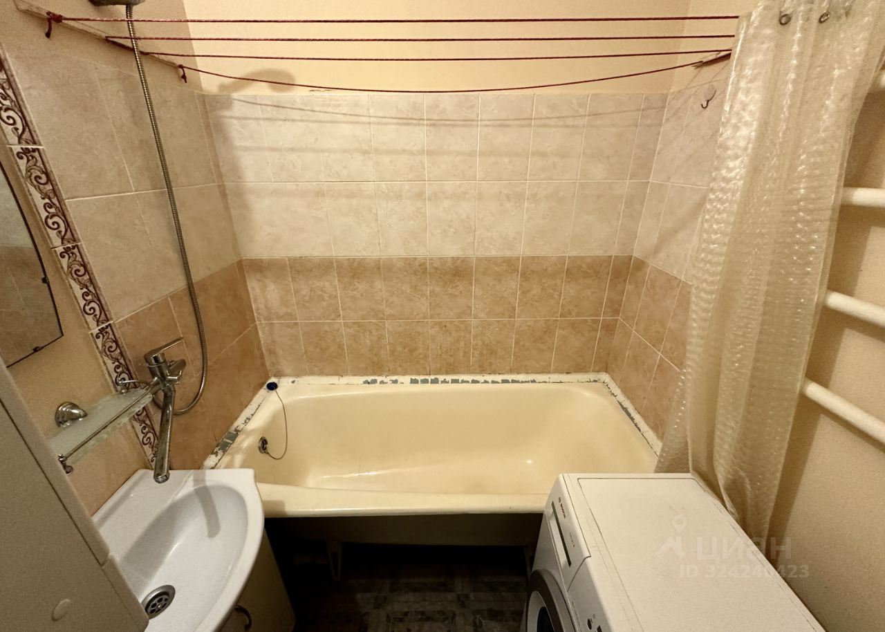 Продажа 1-комн квартиры на вторичном рынке Ленская улица, 9К2