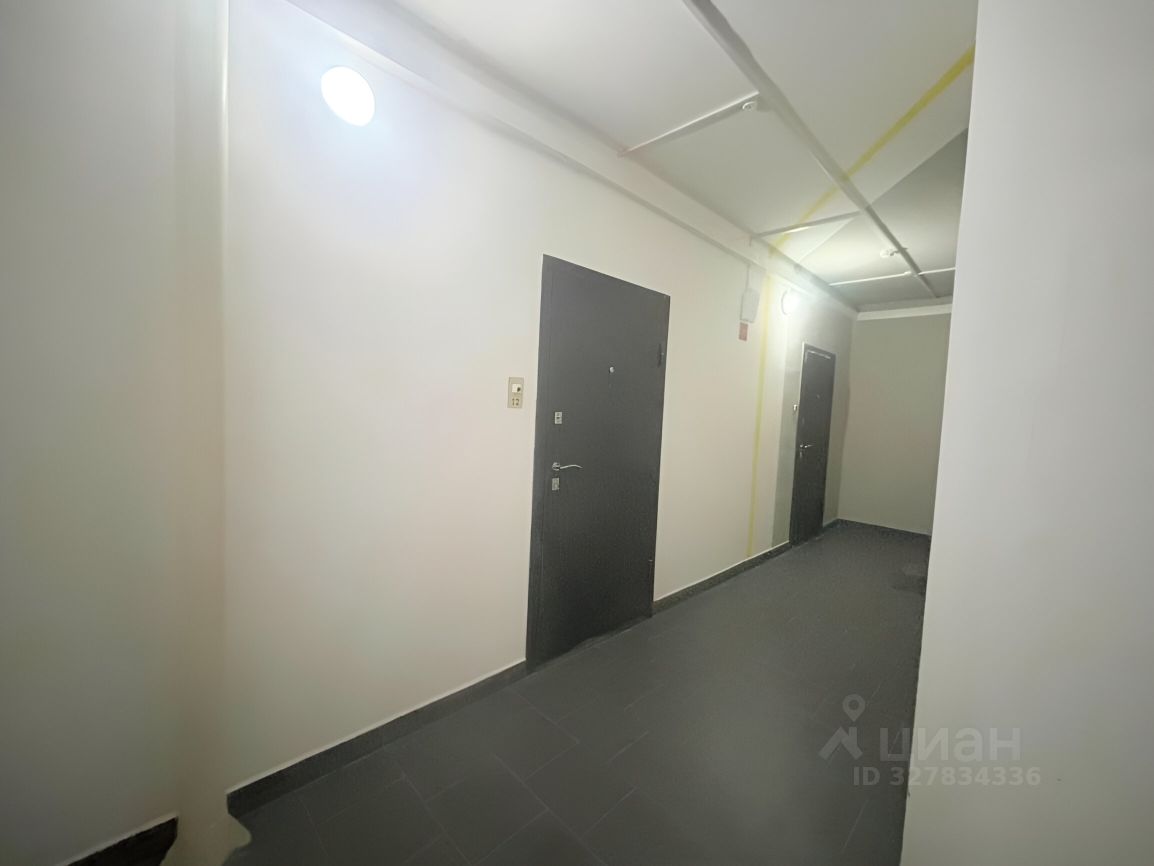 Продажа 3-комн квартиры на вторичном рынке Голубое пгт, 1