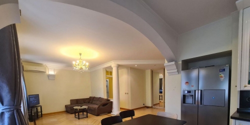 3-комн квартира Сеченовский переулок,  д. 9