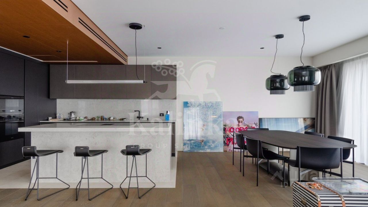 Продажа 3-комн квартиры на вторичном рынке Поклонная улица, 9