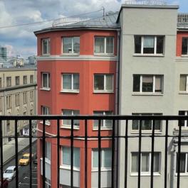 Продажа 6-комн квартиры на вторичном рынке улица Петровка,  д. 17