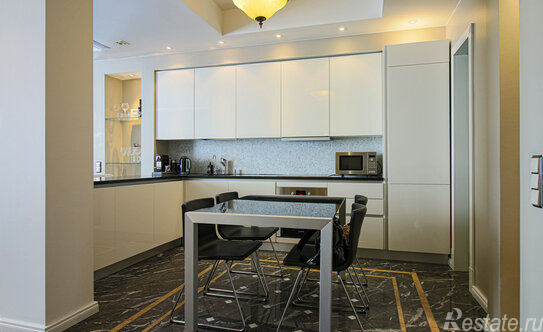 Аренда 3-комн квартиры на вторичном рынке Шпалерная улица,  д. 60