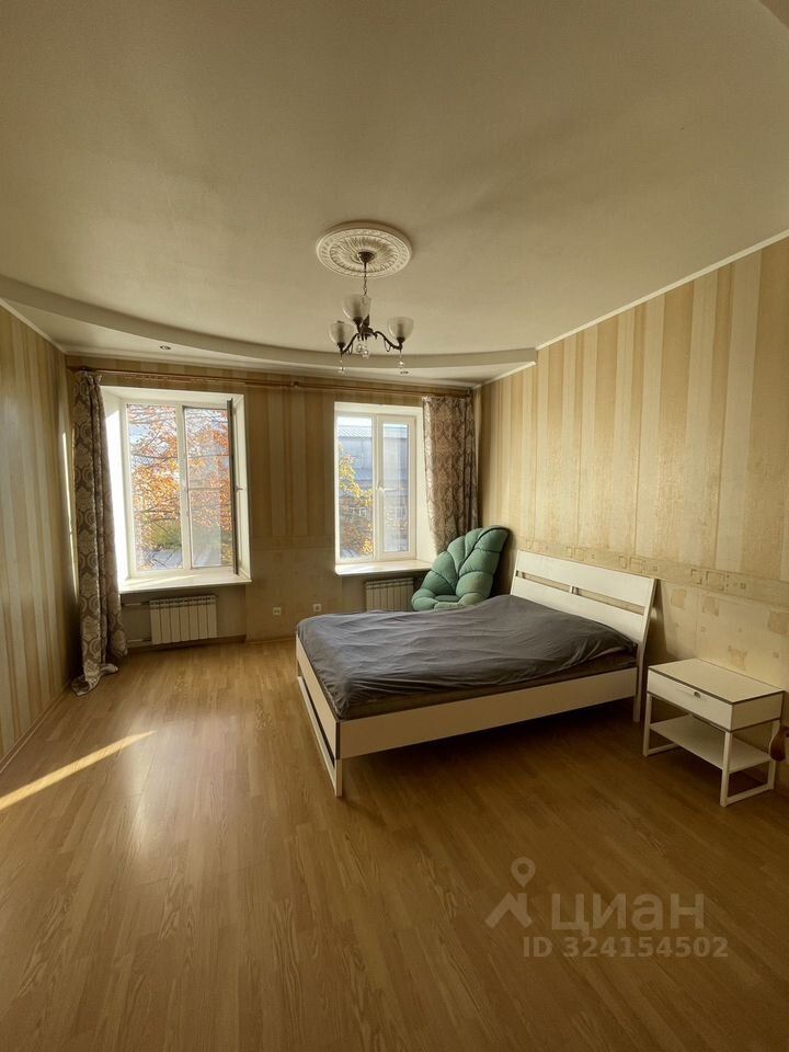 Продажа 3-комн квартиры на вторичном рынке улица Мира, 7В