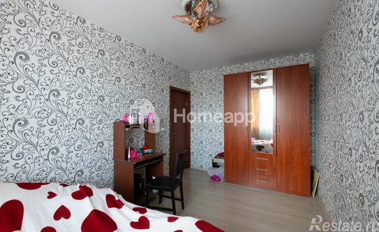 Продажа 3-комн квартиры на вторичном рынке улица Хачатуряна,  д. 4