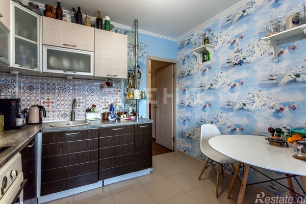 Продажа 2-комн квартиры на вторичном рынке Тельмана, Октябрьская ул,  д. 5