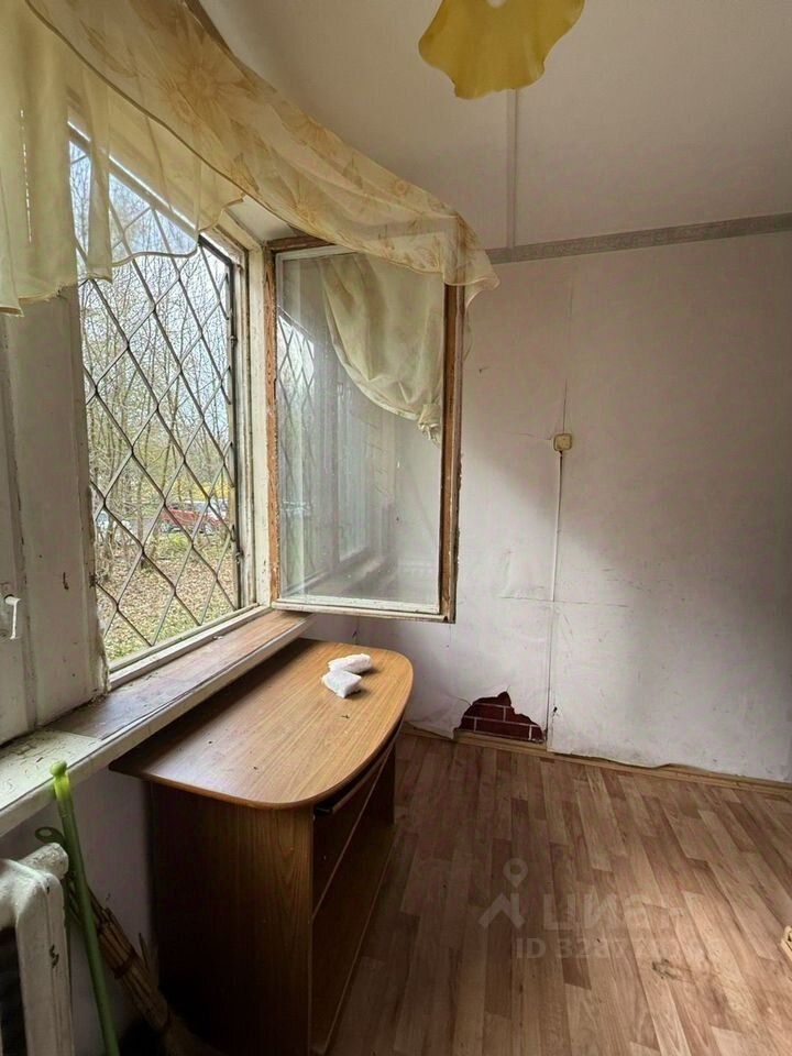 Продажа 1-комн квартиры на вторичном рынке пос. Нарынка, улица Королева, 6