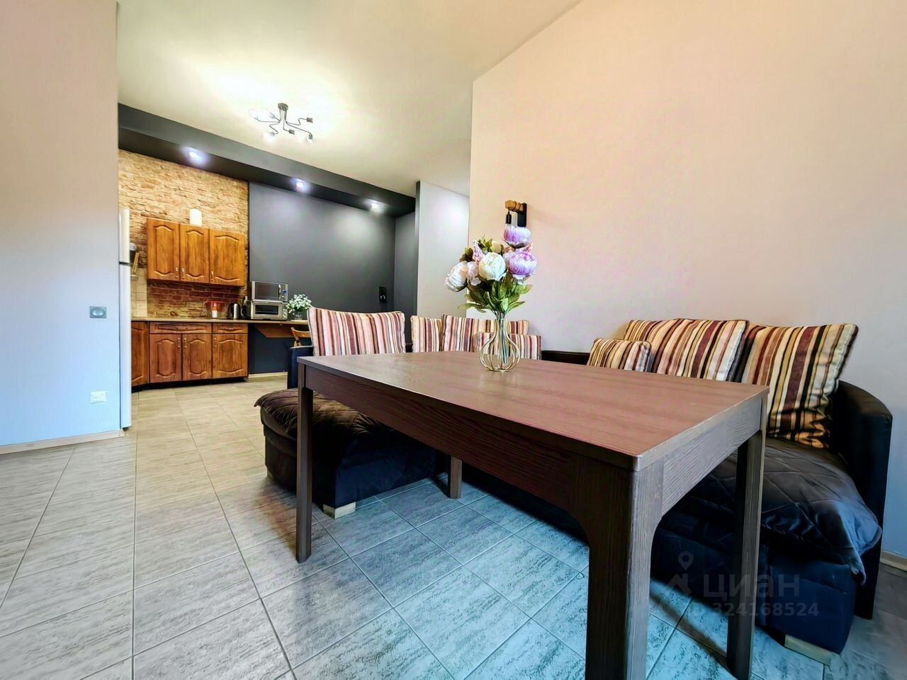 Продажа 2-комн квартиры на вторичном рынке набережная Реки Фонтанки, 40/68