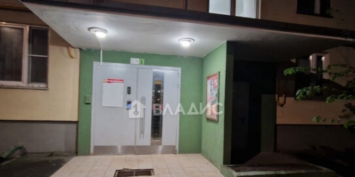 3-комн квартира улица Кухмистерова,  д. 20