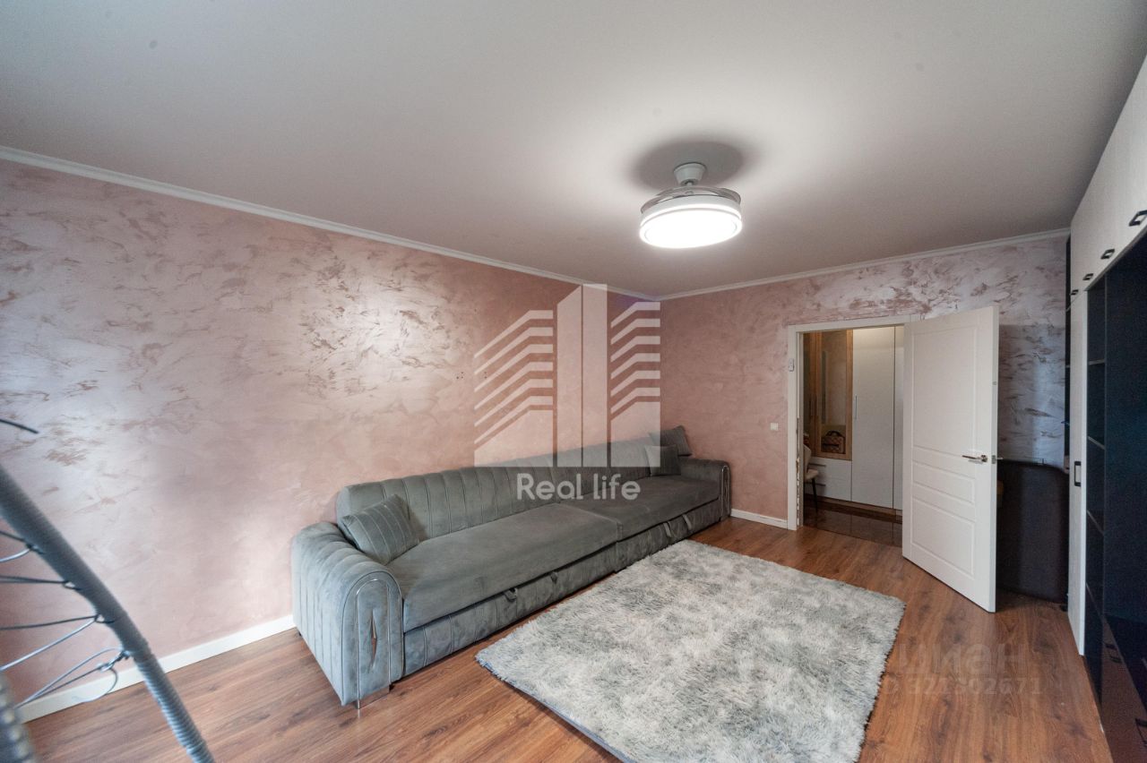 Продажа 2-комн квартиры на вторичном рынке Южный мкр, улица Курыжова, 28к1