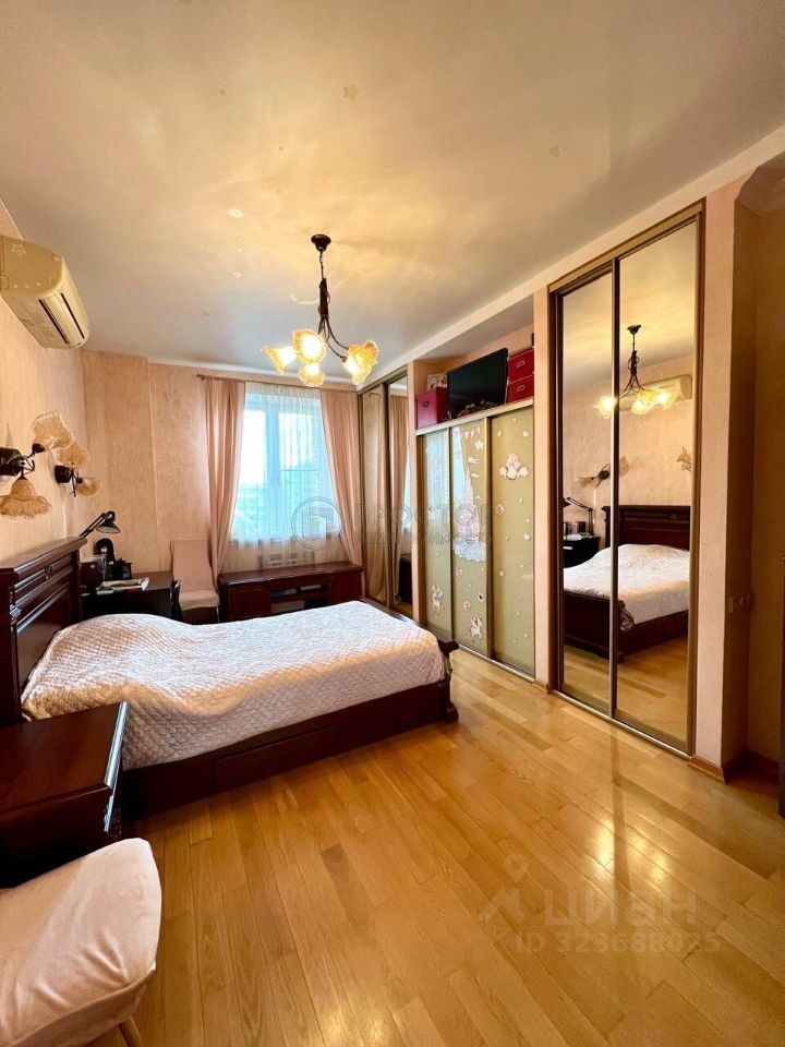 Продажа 3-комн квартиры на вторичном рынке Нежинская улица, 8К1