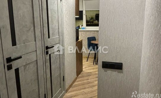 Продажа 2-комн квартиры на вторичном рынке улица Есенина,  д. 8 к1