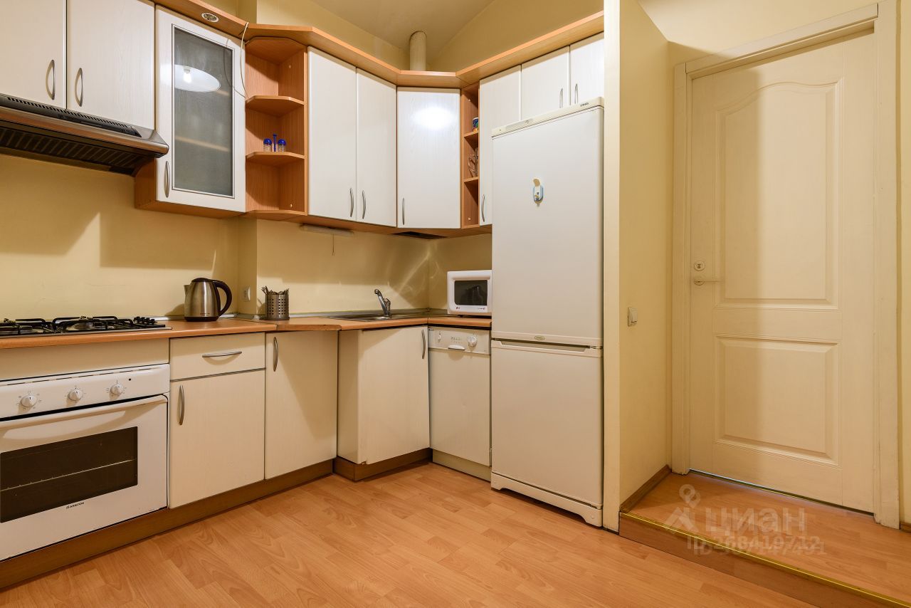 Аренда 4-комн квартиры на вторичном рынке Стремянная улица, 13