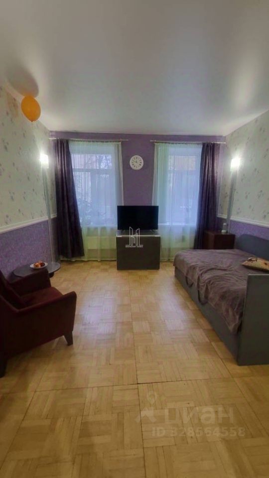 Продажа 3-комн квартиры на вторичном рынке 16-я Васильевского острова линия, 45