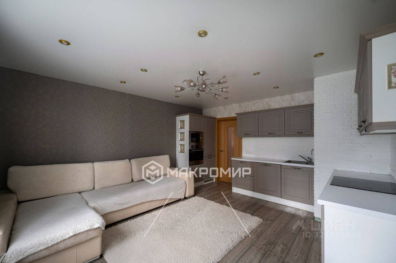 Продажа 3-комн квартиры на вторичном рынке дорога Кушелевская, 3к13