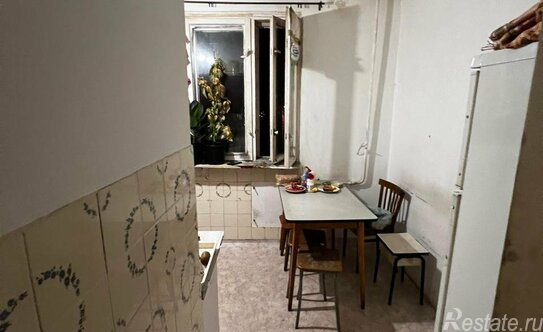 Продажа 3-комн квартиры на вторичном рынке Подвойского ул,  д. 10