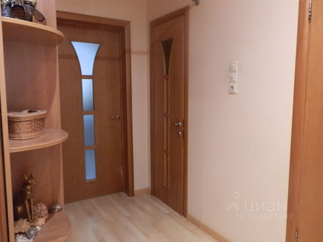 Аренда 2-комн квартиры на вторичном рынке Изюмская улица, 46