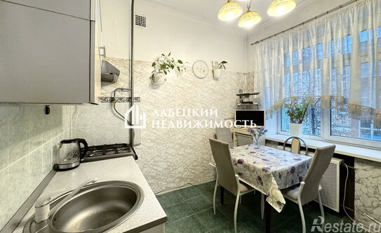 Продажа 2-комн квартиры на вторичном рынке проспект Будённого,  д. 17 к1