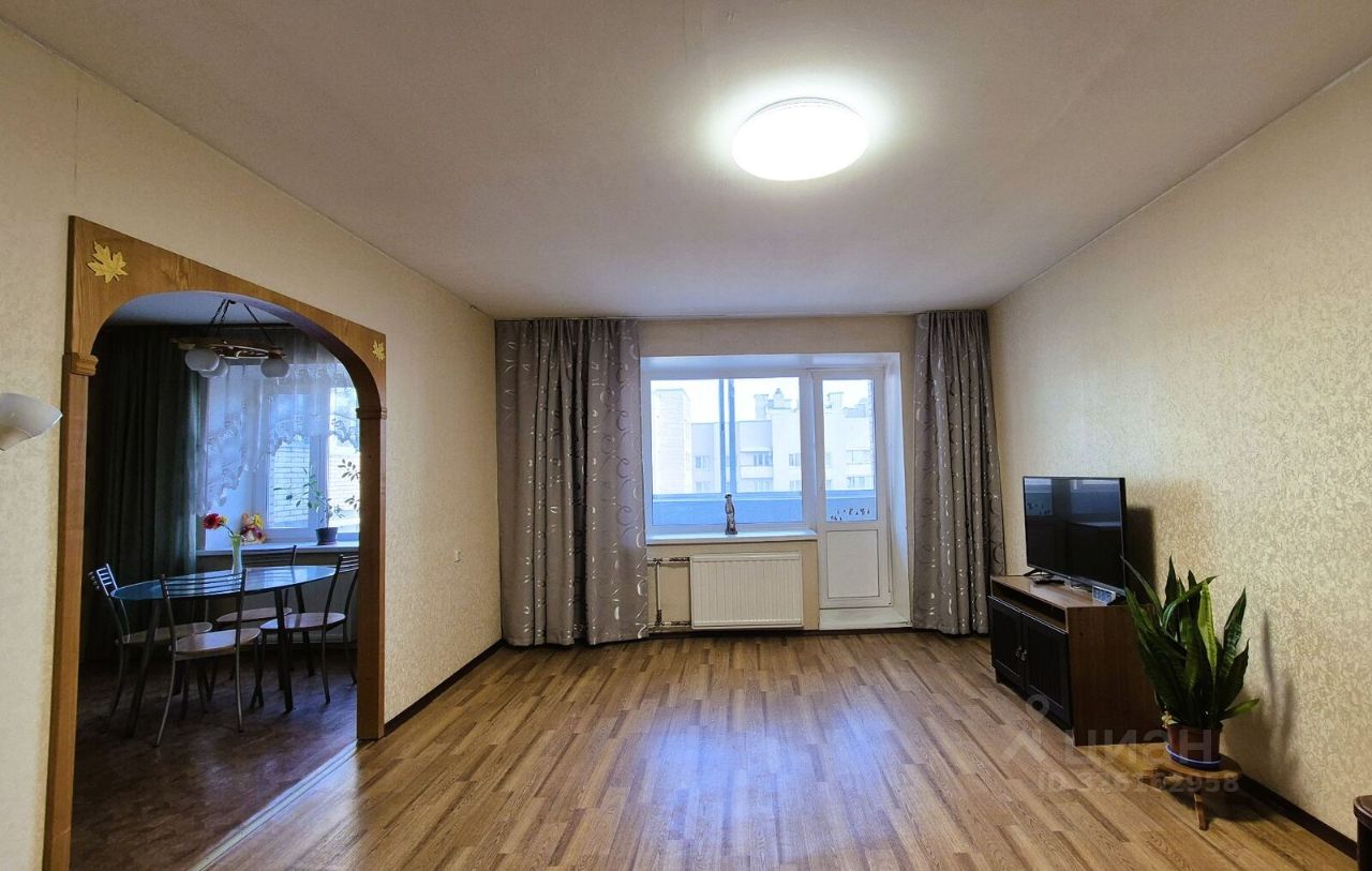 Продажа 3-комн квартиры на вторичном рынке улица Типанова, 34к2