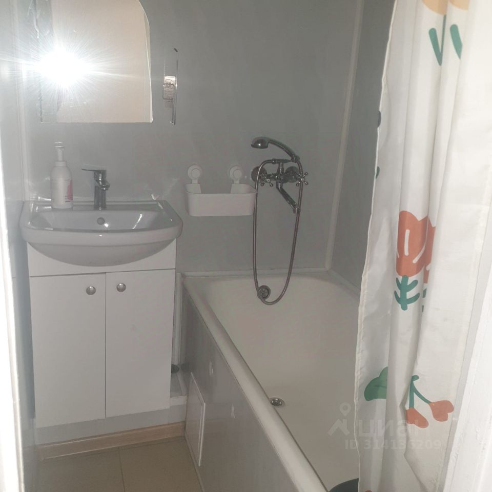 Продажа 2-комн квартиры на вторичном рынке проспект Малый Петроградской стороны, 57