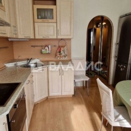 Продажа 2-комн квартиры на вторичном рынке ул Ялтинская,  д. 14