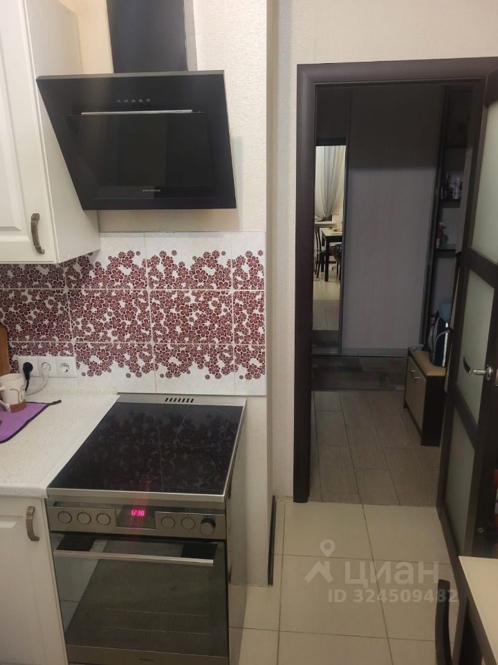 Продажа 2-комн квартиры на вторичном рынке Сабурово пгт, улица Парковая, 8
