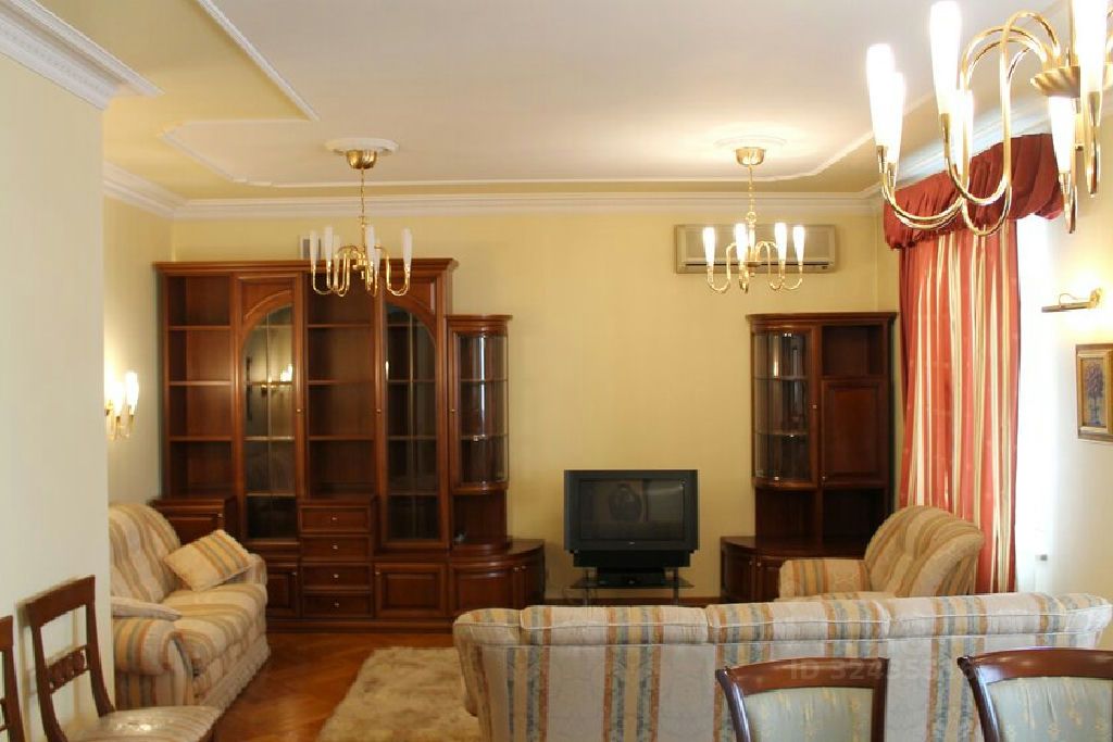 Продажа 4-комн квартиры на вторичном рынке переулок Большой Головин,  д. 2