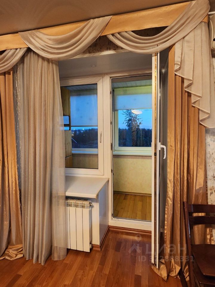 Продажа 3-комн квартиры на вторичном рынке Взлетная улица, 13