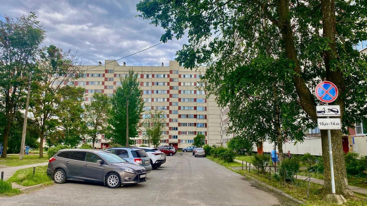 Продажа 3-комн квартиры на вторичном рынке Кировск, Ладожская улица, 20