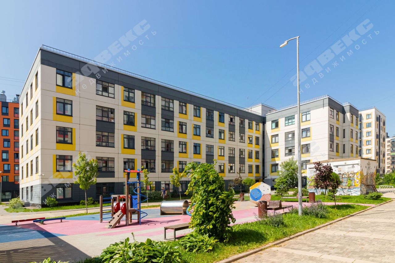 Продажа 2-комн квартиры на вторичном рынке пос. Янино-1, улица Голландская, 5к2