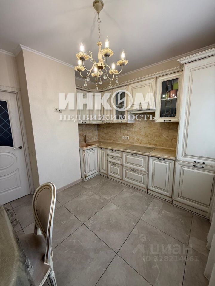 Продажа 3-комн квартиры на вторичном рынке Веневская улица, 5