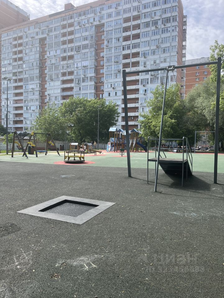 Продажа 3-комн квартиры на вторичном рынке Истринская улица, 10К2