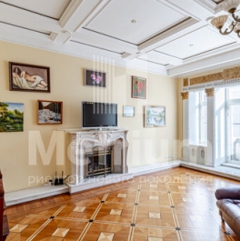 Продажа 5-комн квартиры на вторичном рынке Староконюшенный переулок,  д. 5/14