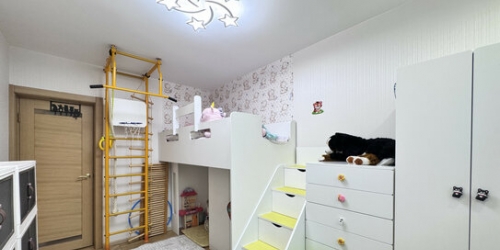 3-комн квартира улица Декабристов,  д. 1
