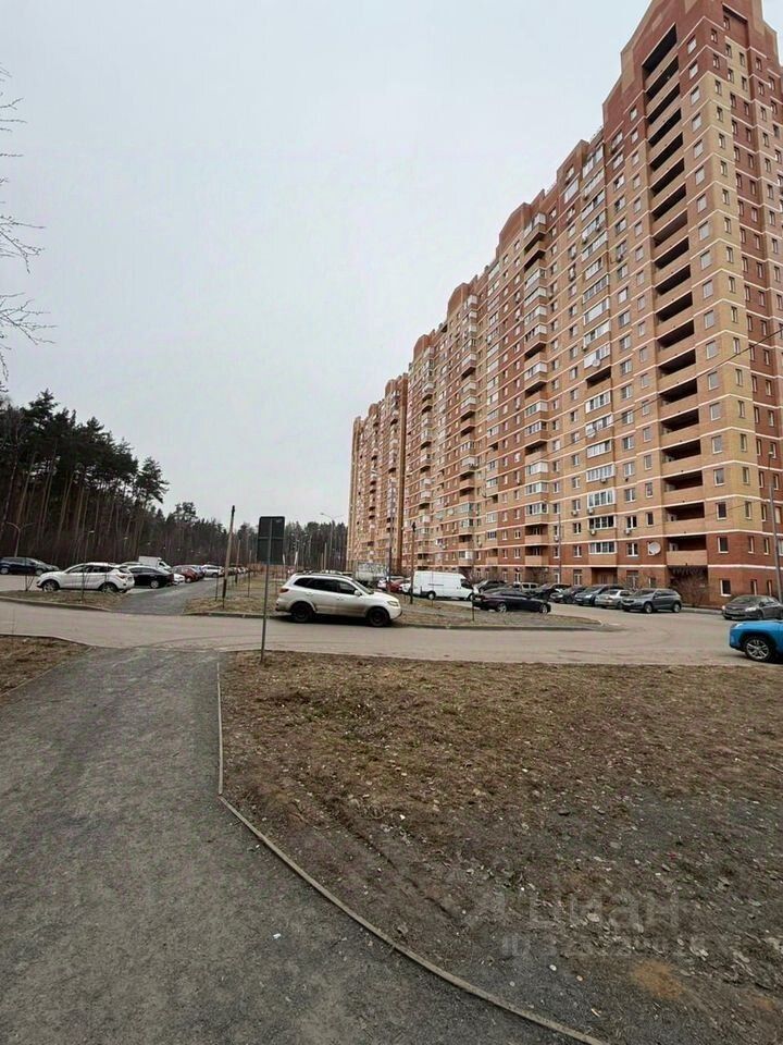 Продажа 3-комн квартиры на вторичном рынке Октябрьский пгт, улица 60 лет Победы, 10А