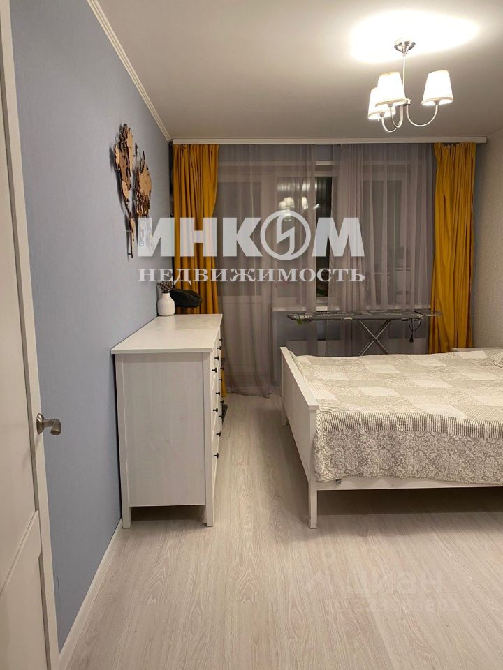 Продажа 2-комн квартиры на вторичном рынке Поварово пгт, улица Школьная, 11